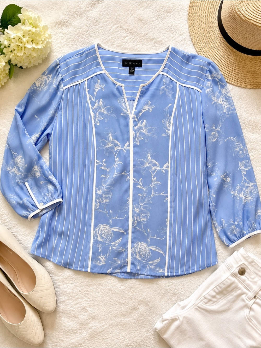 💙Investments Dillard’s Blue Floral Stripe Blouse Small 3/4 Sleeve Split Neck Top